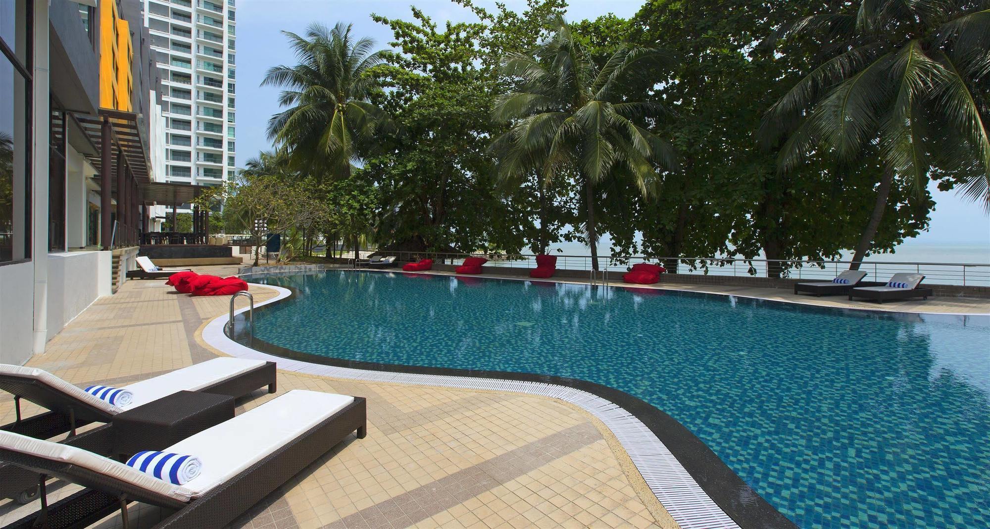 טנג'ונג בונגא Mercure Penang Beach מראה חיצוני תמונה